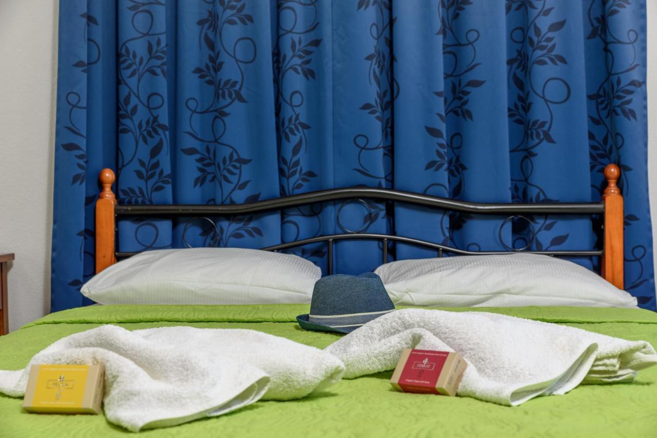 Des Roses Hotel Платаниас Екстериор снимка