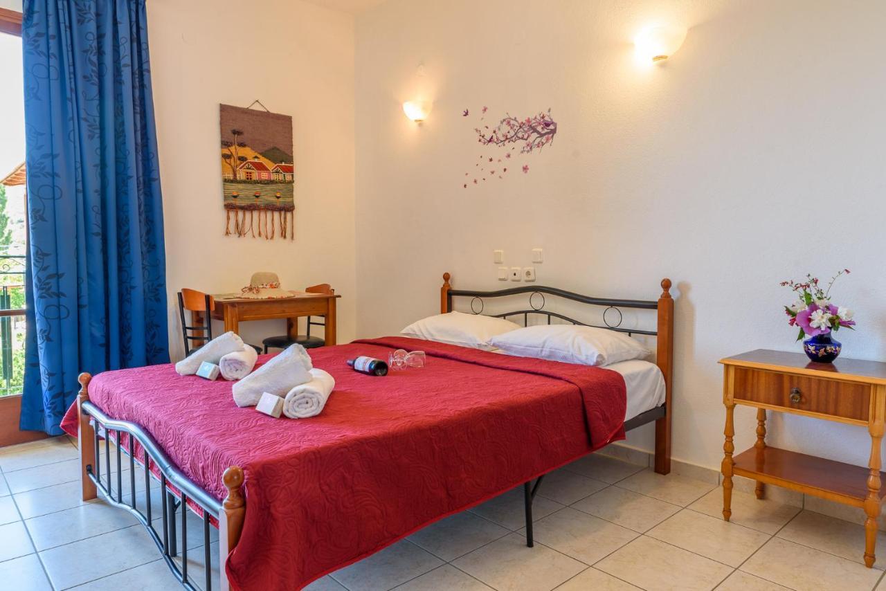 Des Roses Hotel Платаниас Екстериор снимка