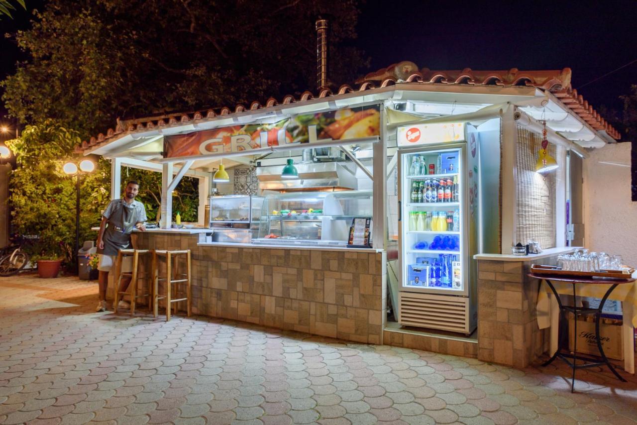 Des Roses Hotel Платаниас Екстериор снимка