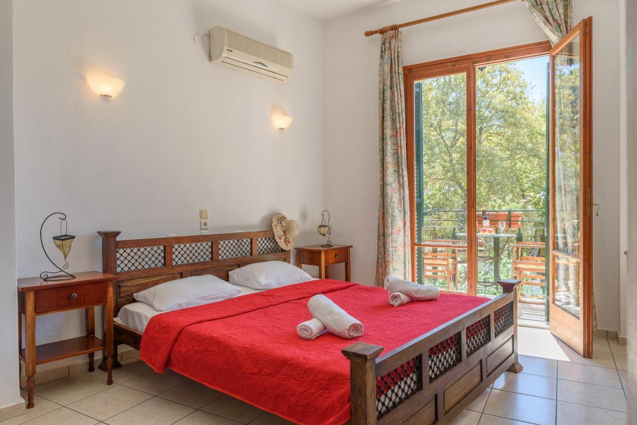 Des Roses Hotel Платаниас Екстериор снимка