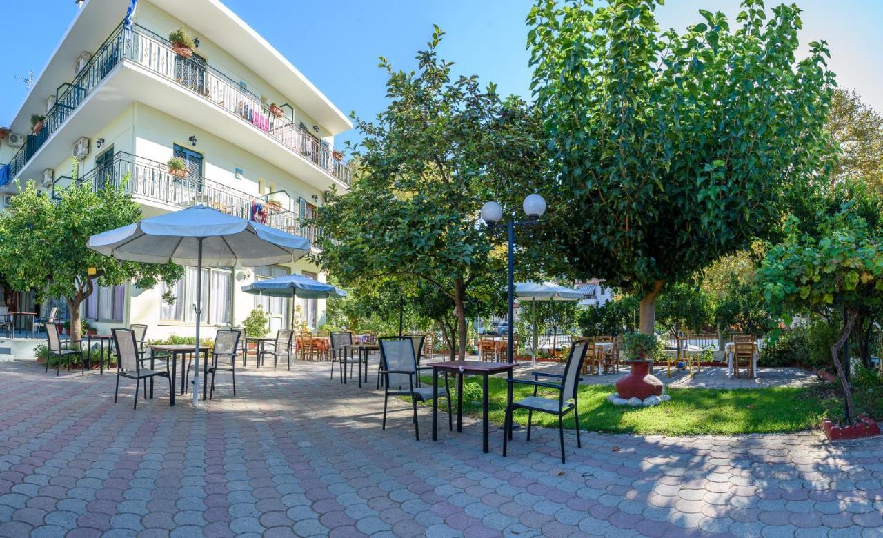 Des Roses Hotel Платаниас Екстериор снимка