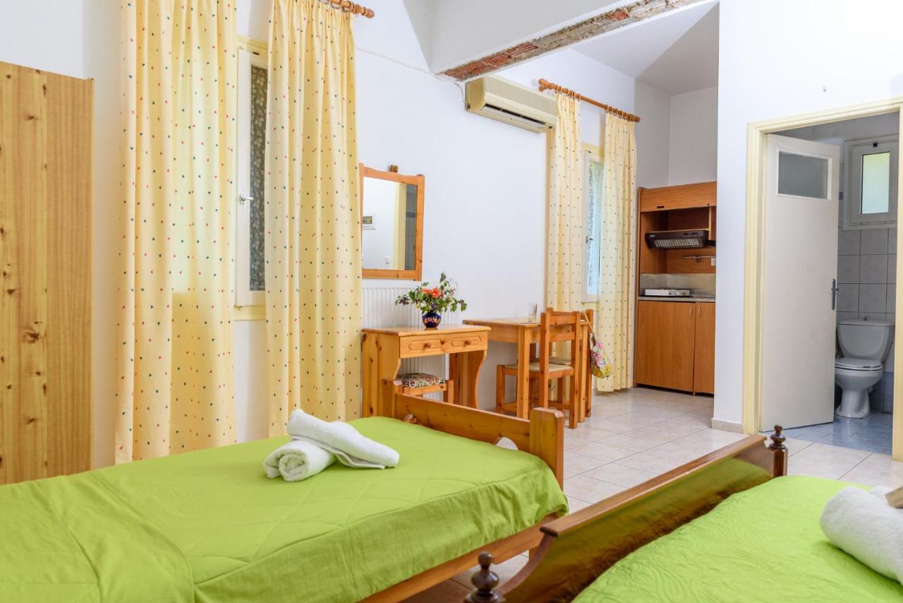 Des Roses Hotel Платаниас Екстериор снимка