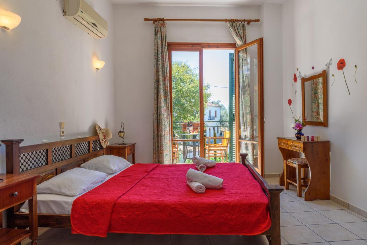 Des Roses Hotel Платаниас Екстериор снимка