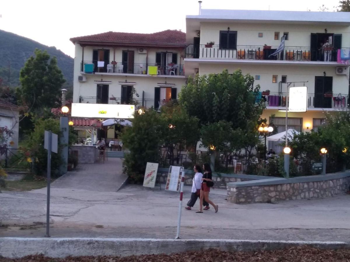 Des Roses Hotel Платаниас Екстериор снимка