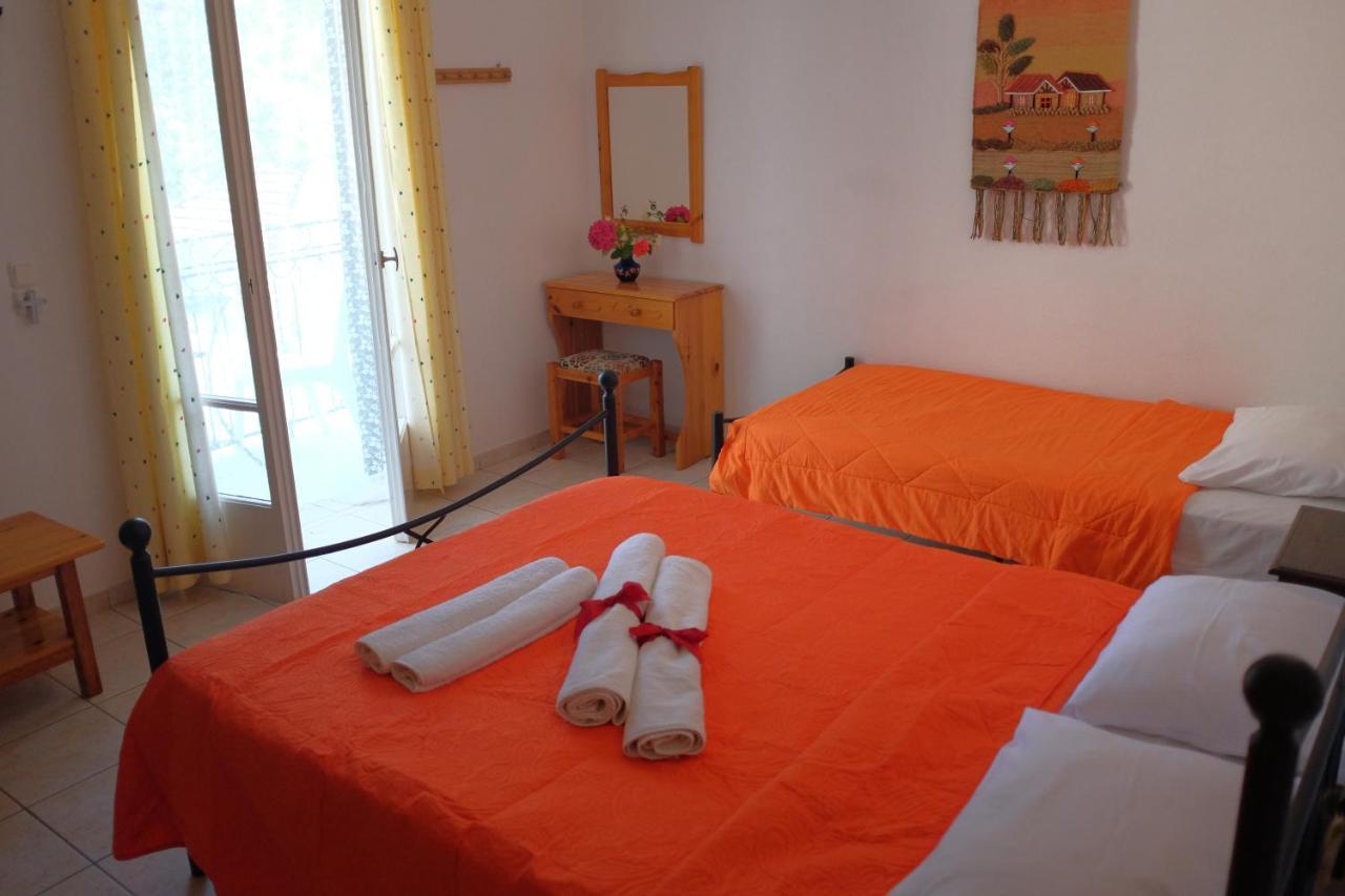 Des Roses Hotel Платаниас Екстериор снимка